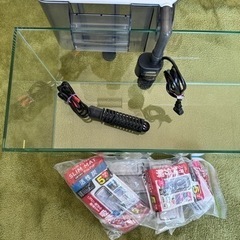 ジェックス グラステリアスリム600 フレームレス水槽 W60×D20×H25cm 約26L　とその他の画像