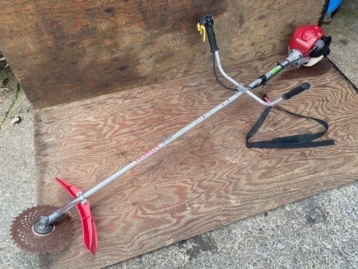 決まりました　
ホンダ　エンジン式　刈払機　UMK425H 4スト