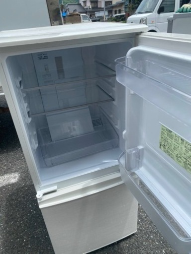 北九州市内配送無料　保証付き 2019年製SJ-D14E-W 冷蔵庫 ホワイト系 [2ドア /右開き/左開き付け替えタイプ /137L