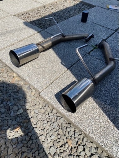 vmレヴォーグ　マフラー