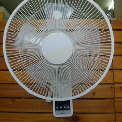 ニトリ NITORI 扇風機 30cm壁掛扇 NTR30WR17...