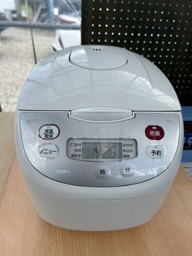 TIGER タイガー魔法瓶 マイコン炊飯ジャー 炊きたて JBH-G182W 1.8L ホワイト 10合 マイコン炊飯器 1升炊き炊飯器