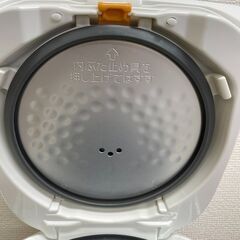 象印　マイコン炊飯ジャー　3合炊き　NL-BD05 2022年製 の画像