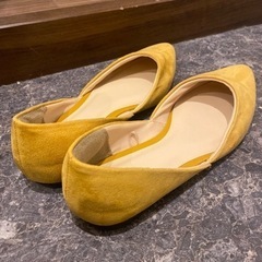 ジーユー23cm★マシュマロパンプスの画像