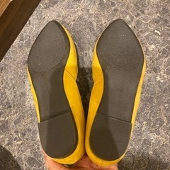 ジーユー23cm★マシュマロパンプスの画像