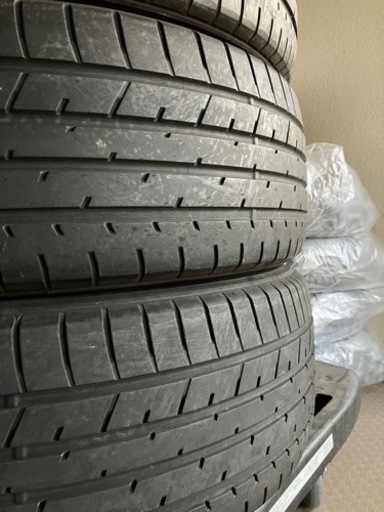 トーヨー（ＴＯＹＯ）１９インチ　２２５／５５Ｒ１９　９９Ｖ　４本　１７年製
