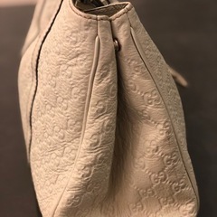 グッチのレザーバッグ