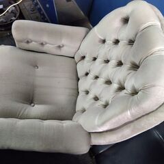 【お渡し先 決定】￥0【無料】1人 昭和の高級ソファー 小～中破れ 自然劣化が進んでます　富山市新庄にて引取限定の画像
