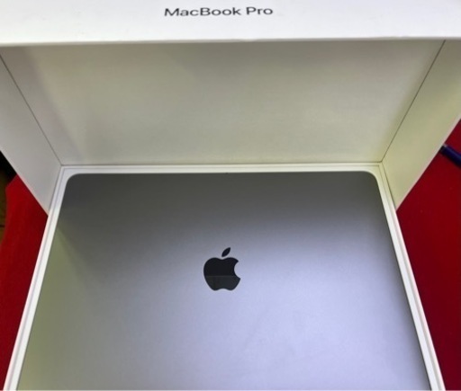 MacBook Pro 2018年モデル 美品 i5　SSD512GB