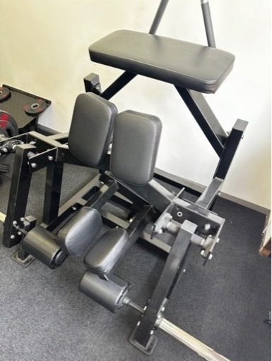 レッグカール/マシン/筋トレ/ジム