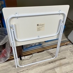 折りたたみテーブル