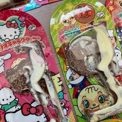 【お譲り先決定】訳あり アンパンマンペロペロチョコ サンリオキャラクターズチョコレート 18個セットの画像