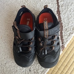 子供用サンダルの画像