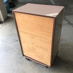 レトロなタンスの画像