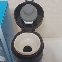最終値下げ、ワンプッシュ　真空ステンレスボトル(ブルー)の画像