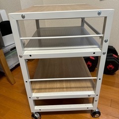 キャスター付　3段ラックお譲りしますの画像