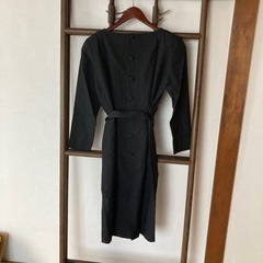ワンピース　黒　絹の画像