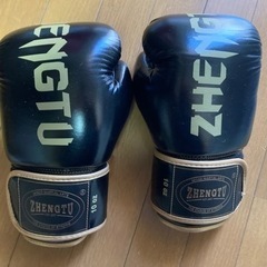 大セール！早い者勝ち美品ボクシンググローブ🥊黒ゴールド