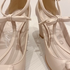 JILL by JILLSTUARTリボンパンプス（ベージュ）の画像