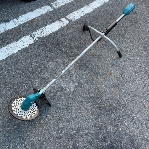 マキタ　makita 充電式草刈機　MUC144UD