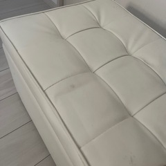 収納できる椅子2人掛けの画像