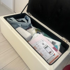 収納できる椅子2人掛けの画像