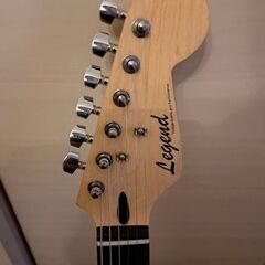 レジェンド　ストラトタイプ　エレキギター　スタンド付属の画像
