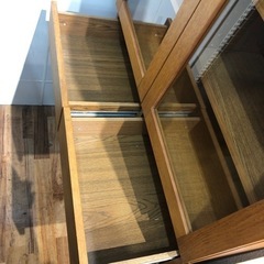 UNICO 2枚扉食器棚