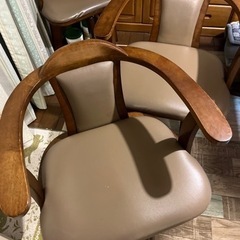 まだ受付中★回転式　ベトナム製　 ダイニングチェアの画像
