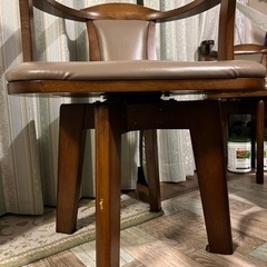 まだ受付中★回転式　ベトナム製　 ダイニングチェアの画像