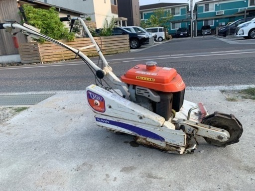 取引中　
KUBOTA クボタ GC701-D　ロータリモア草刈機 芝刈 刈払 草刈　ひろがり　オーレック　SP850