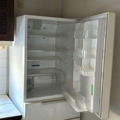 【SANYO】三洋 冷蔵庫 ファミリー向け 合計355L [冷蔵室196L 冷凍85L 野菜室74L] SR-SD36T 2010年製の画像
