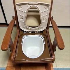 介護用　家具調トイレの画像