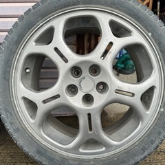 車のパーツ タイヤ、ホイール