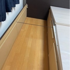 【お譲り先決定】ニトリ　セミダブル　コンセント・収納ありの画像