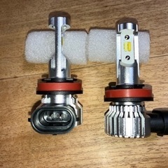 車　フォグランプ　2色切り替えの画像