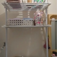 つっぱり洗濯機ラック(ソルヴィ)の画像