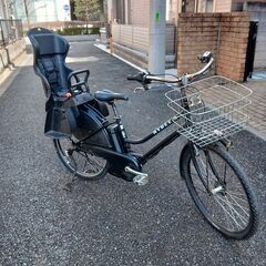Ｆ03🔴🌀🟢土日も🌕️お子様と🌈土足のまま🔵いろいろなタイプの電動自転車ご試乗可能🟢  🔵電動自転車・リサイクル専門店　🔴　ご試乗をしてから、ご購入できます。  🔴🌀🔴２０インチ、チャイルドシート、２人乗り、３人乗り、１人乗り電動自転車  🔴🔵バカ良心的な電動自転車屋🔴１００日間・安心の無料点検・🌕️無料交換保証サービス付き🟢  🟢後ろチャイルドシートを大きめのかごに変更のオプション無料です。  🔴バッテリーは新品の９０％以上の性能です。  🟣１回の充電で３０Ｋｍ程の画像