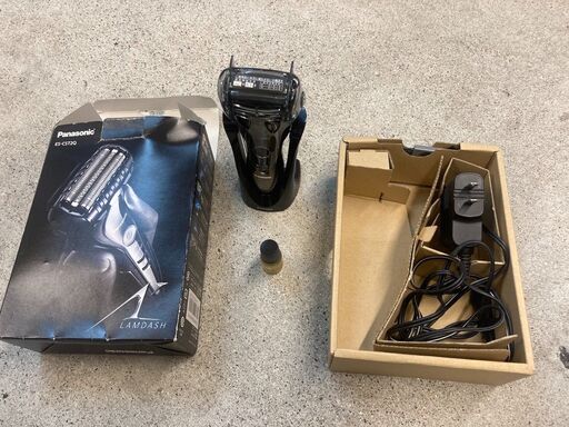 ☆中古￥2,300！Panasonic　3枚刃メンズシェーバー　家電　ES-CST2Q型　【BF016】