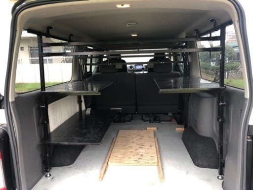 日産のキャラバンNV350の職人さんの棚