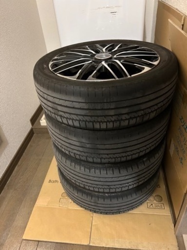 車のパーツ タイヤ、ホイール