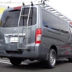 日産キャラバン用　ルーフキャリアとリアラダー
