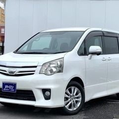 人気の３列ミニバン！トヨタ　ノア　si