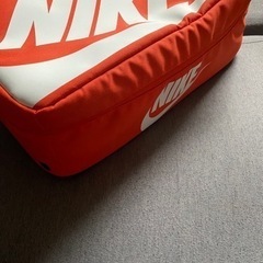 NIKE スニーカー　ボックスバッグの画像