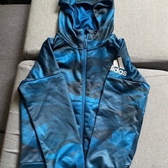 アディダス  パーカー　120