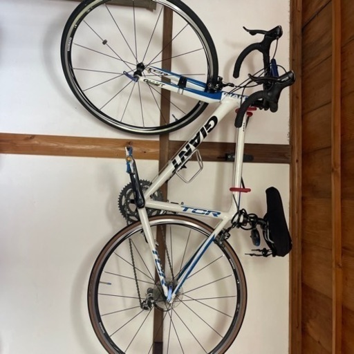 取り置き中自転車 クロスバイク