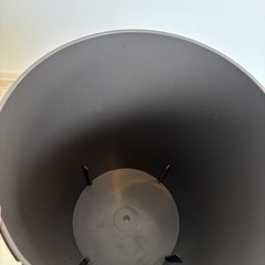 【決まりました】
オムニウッティ(20L)とニトリのゴミ箱 の画像