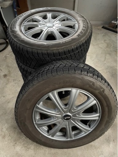 スタットレスタイヤ 車のパーツ タイヤ、ホイール