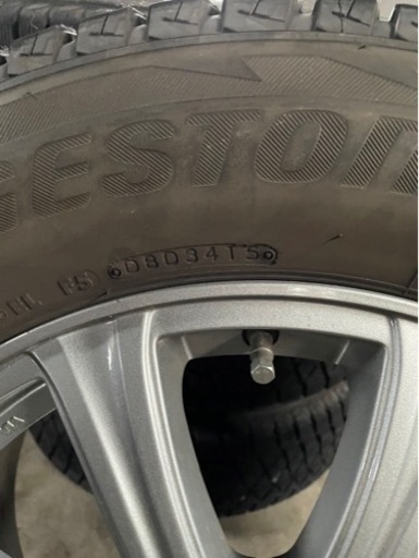 スタットレスタイヤ 車のパーツ タイヤ、ホイール