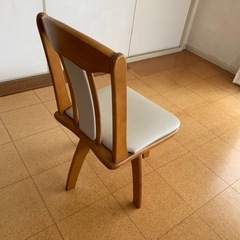 食卓椅子の画像